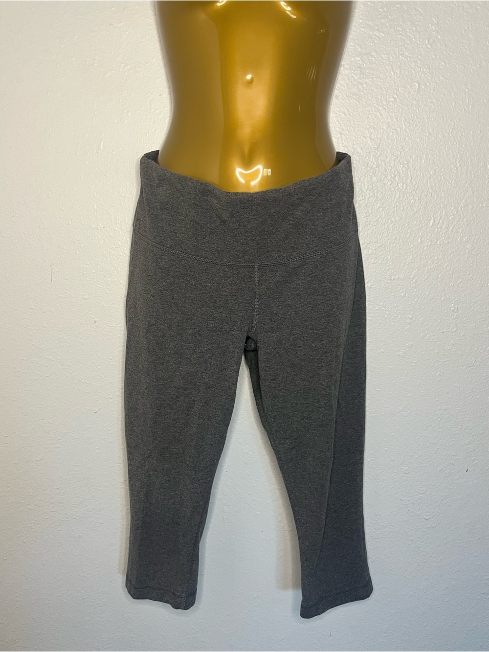 Women's Gray Capri Yoga Pants - Comfort Waistband